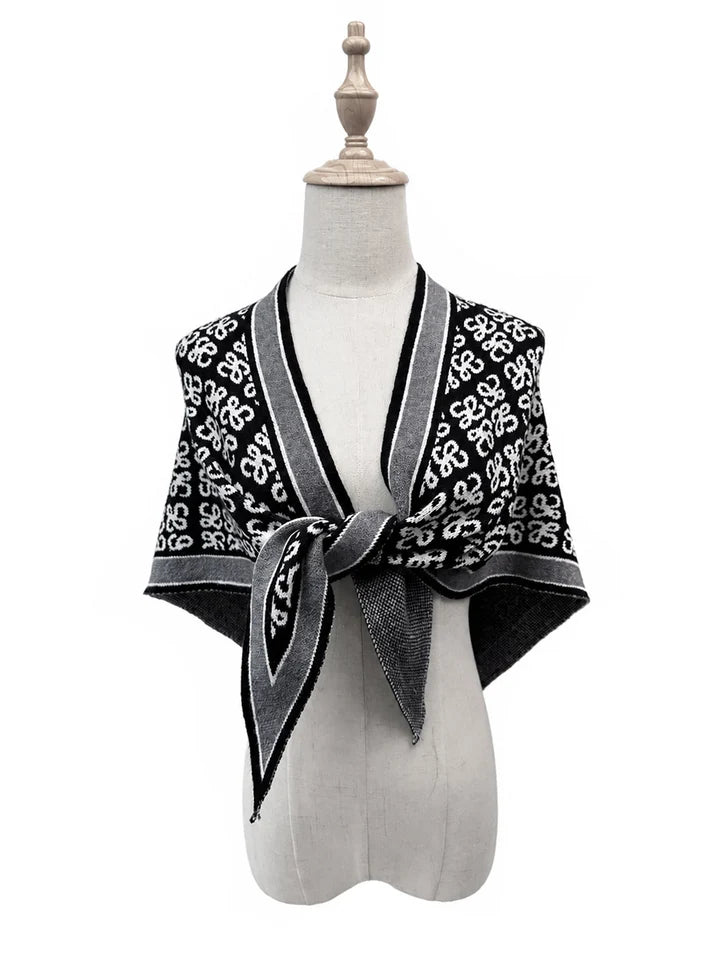 Sf26145-435 Ditsy Clover Print Triangle Scarf Black/White