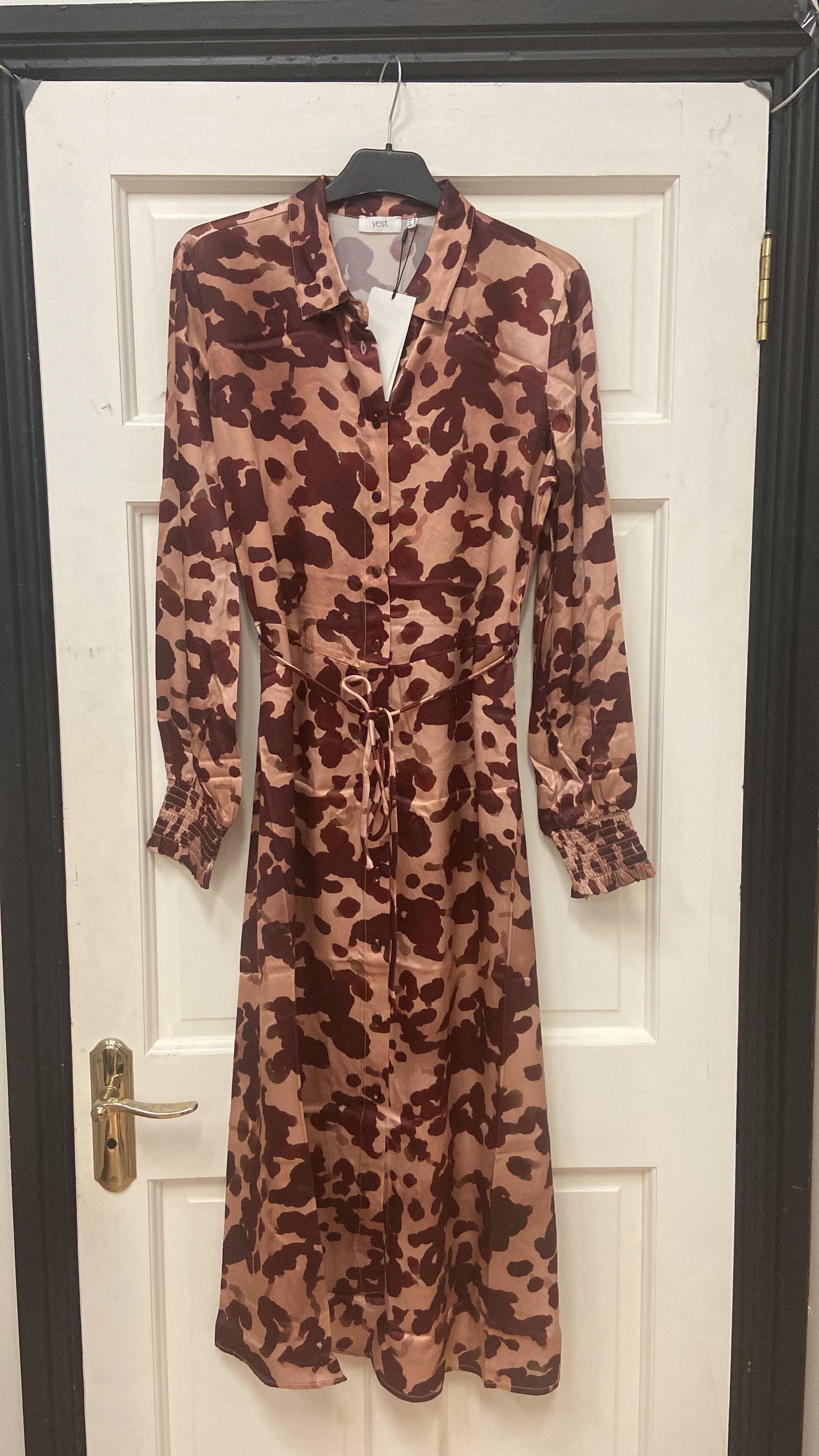 0006434 SILKY FABRIC PRINTED BUTTON UP TIE BELT L/S DRESS Wine/Pink