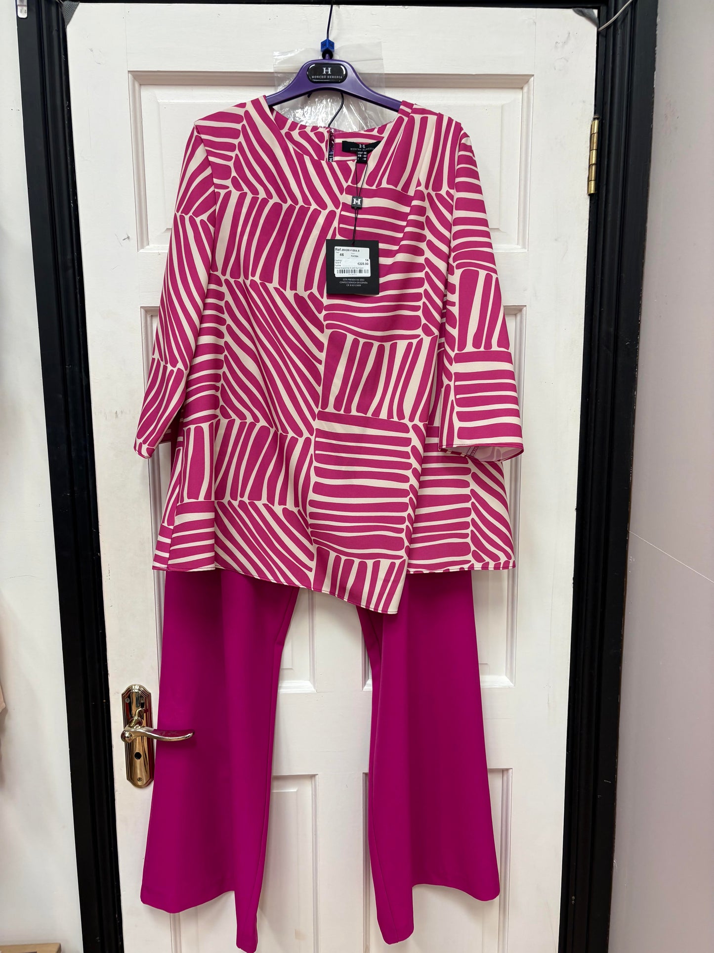 1004.8 Printed Draped top & wide leg trouser Fuchia