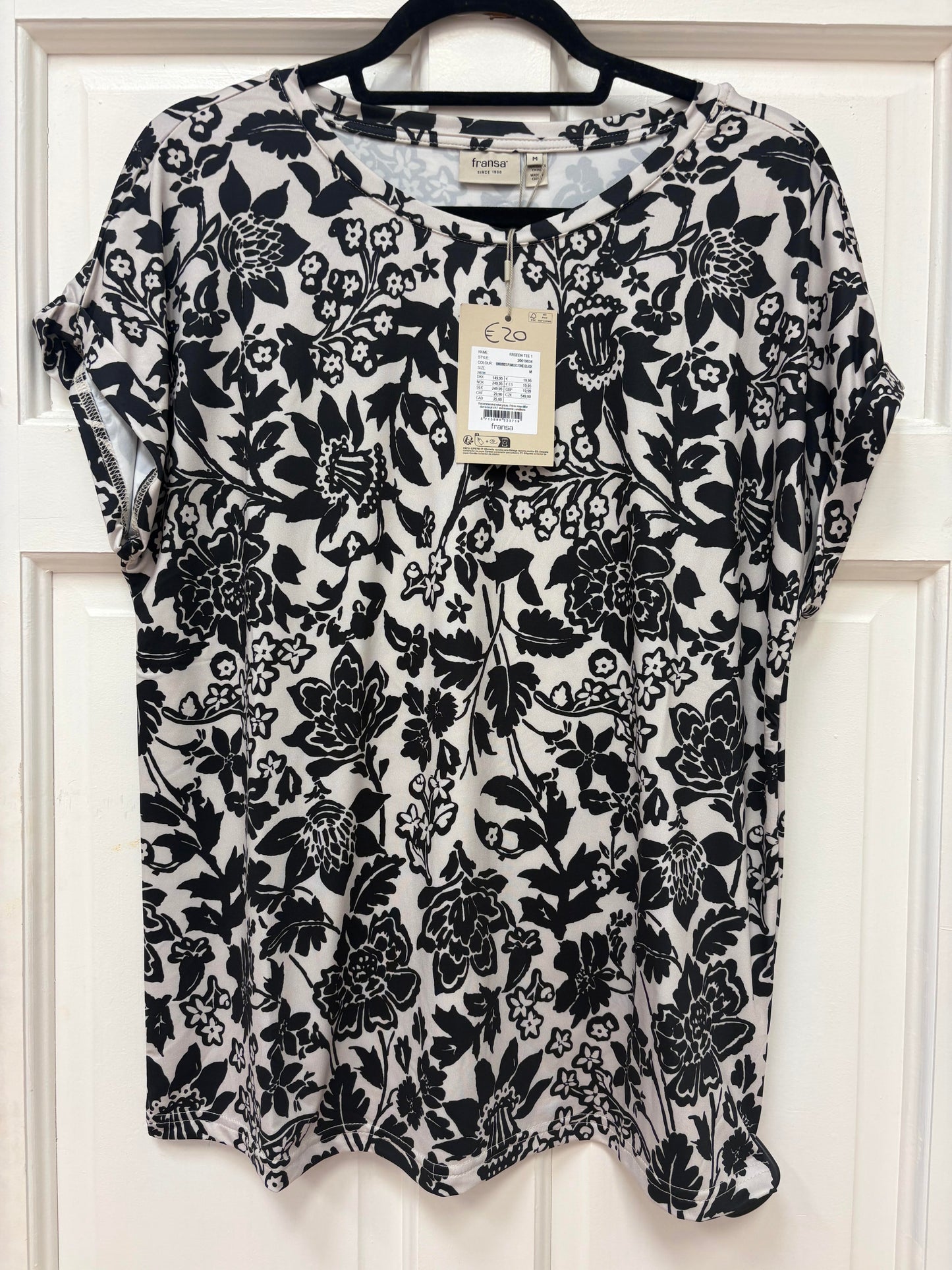 20610634 TEES PRINT SH/SL Black/Cream