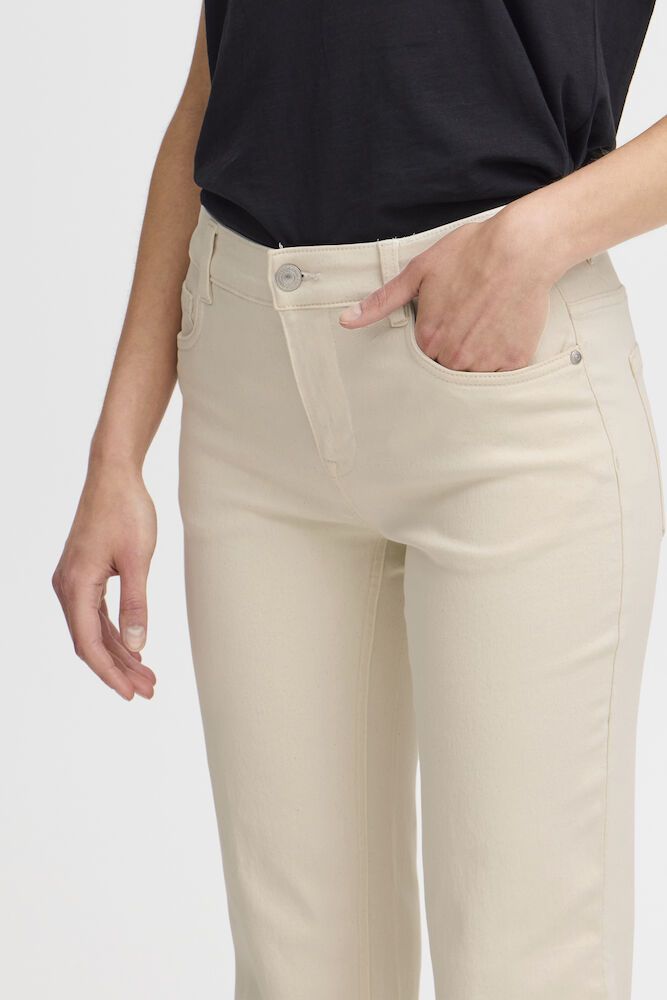 20613554 Straight Leg Super Stretch Jean Beige