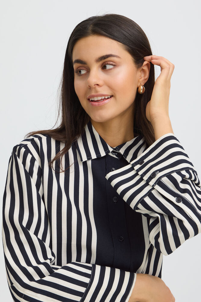 20618050 OVERSIZED STRIPED L/SL BLOUSE Navy/Cream