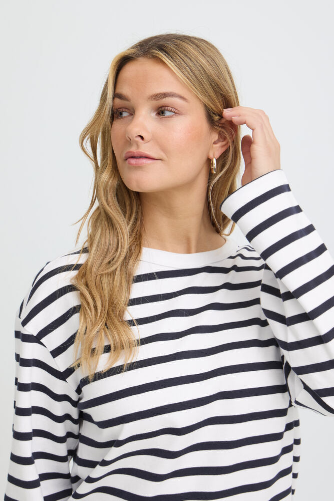 20618088 SOFT TOUCH O-NECK STRIPE SWEATSHIRT Brown/White
