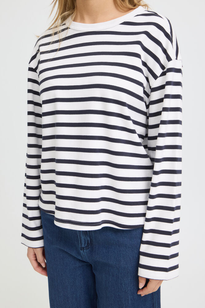 20618088 SOFT TOUCH O-NECK STRIPE SWEATSHIRT Brown/White