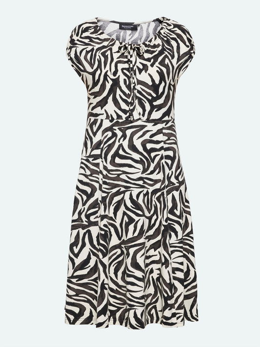 218705 Printed Scoop Neck S/S A-Line Dre Black/White