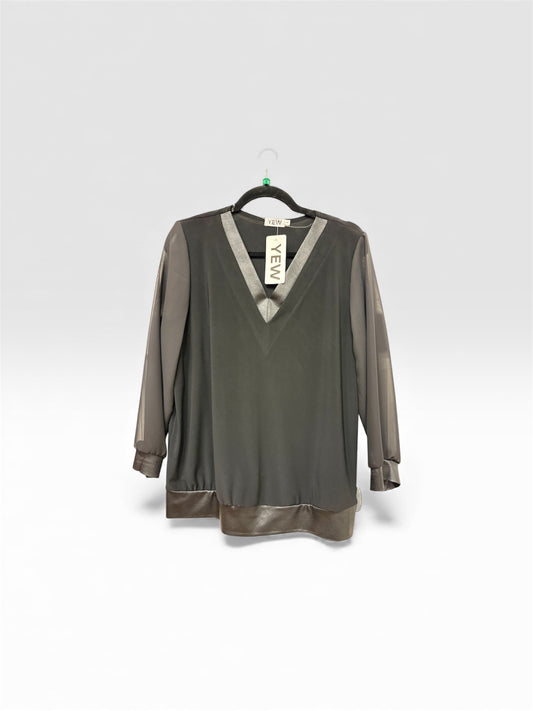 4278 Leather Look V And Cuff Black