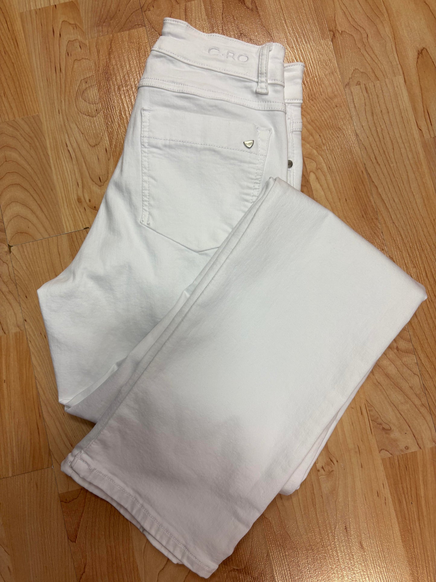 5525 Straight Leg Magic Fit Stretch Jeans White