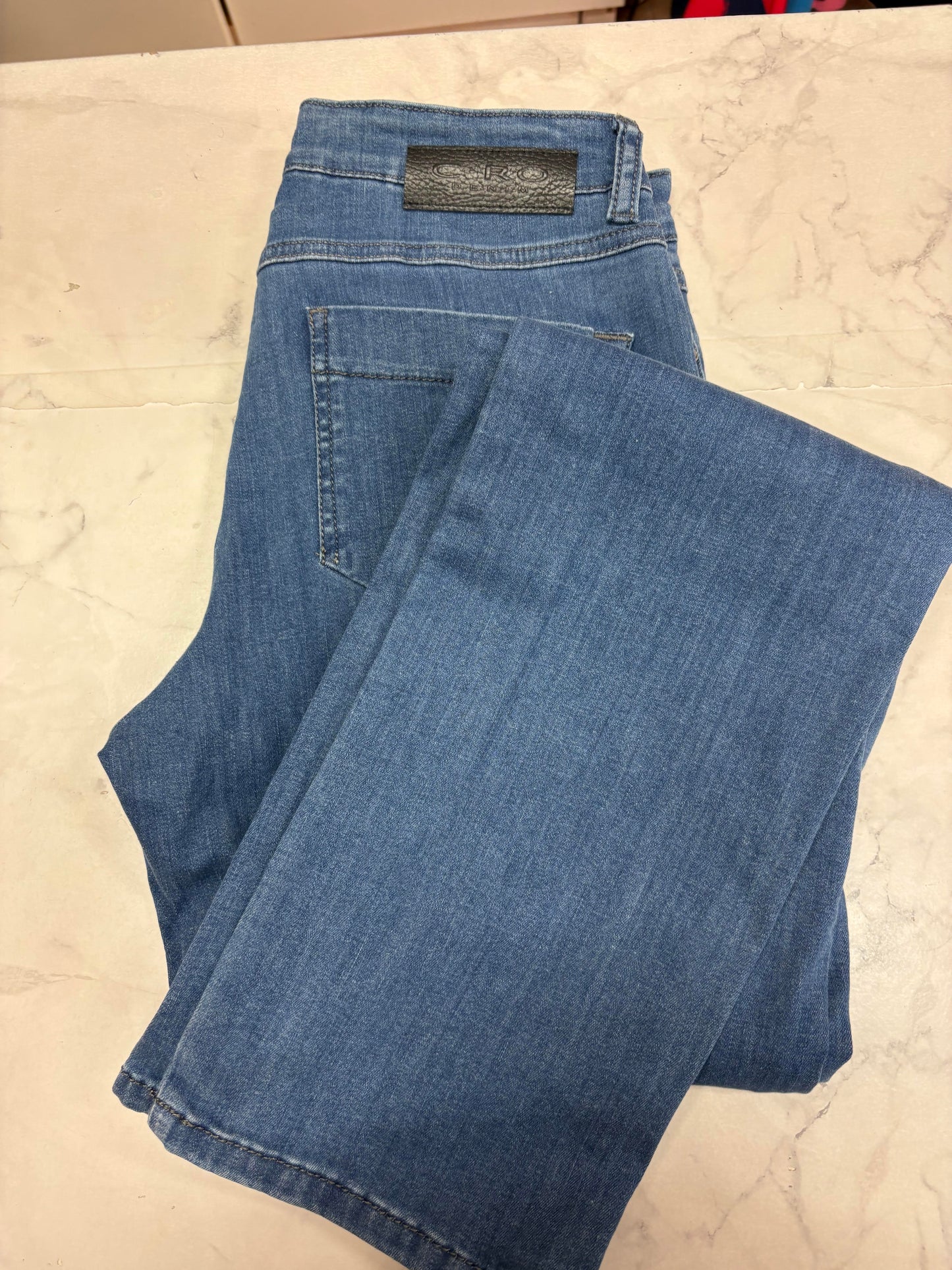 5525 Straight Leg Magic Fit Stretch Jeans Light Denim
