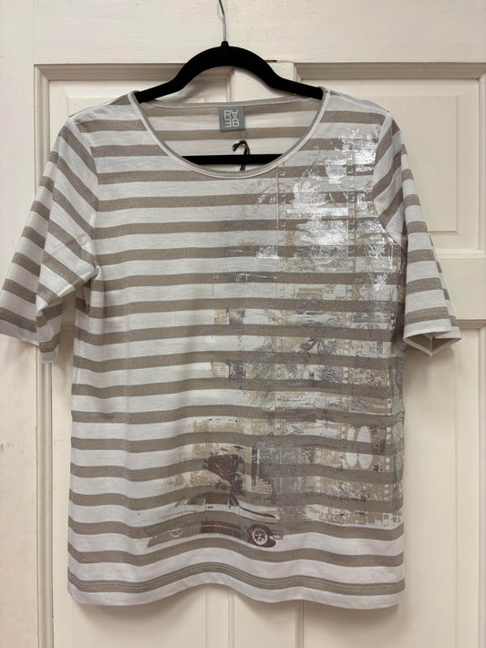 56-125379 S/S O-NECK LUREX STRIPE MOTIF TOP Taupe