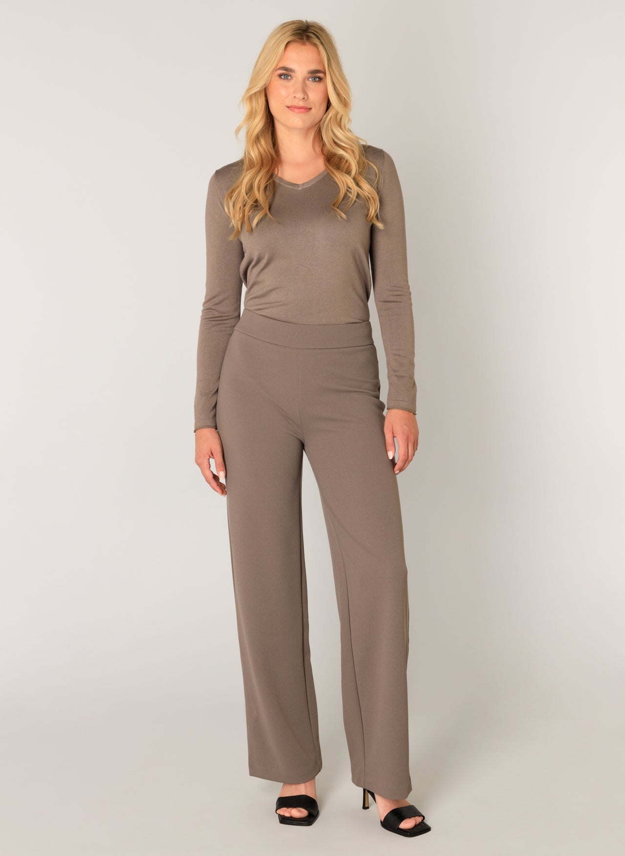 6000092 Basic Wide Leg Pull up Trousers Taupe