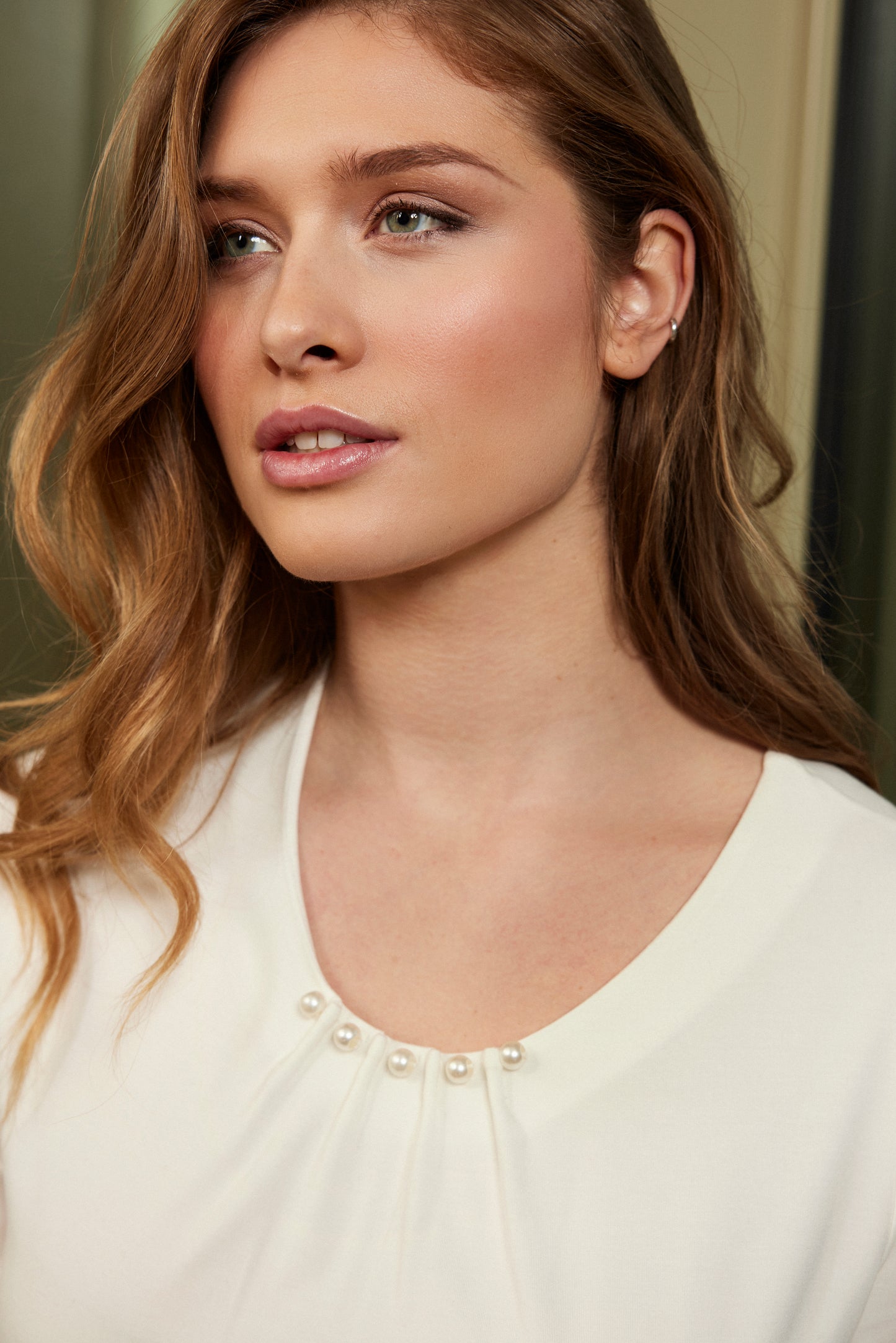 6826/6434 Pearl Neck 3/4 Slve Top Winter White