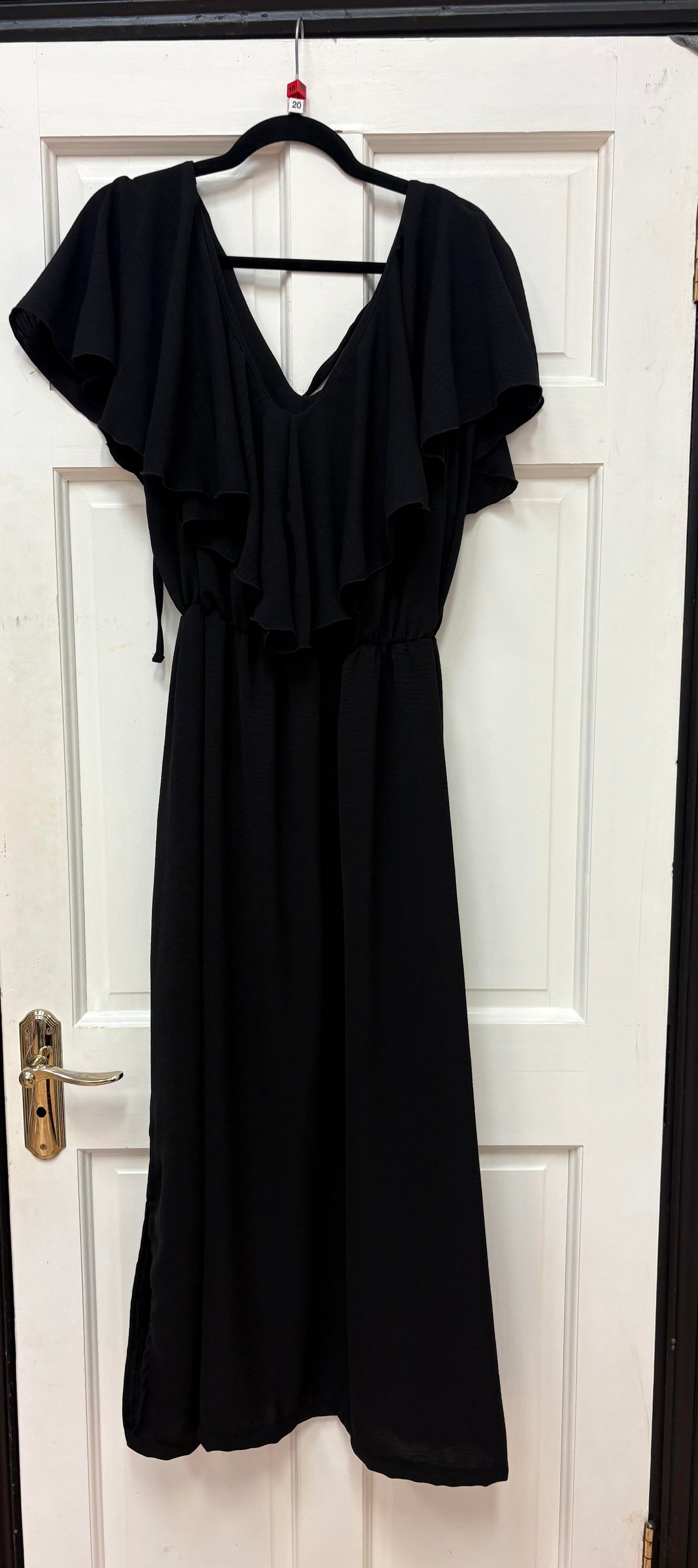 92682 Maxi Dress Flutter Slve/Collar Black