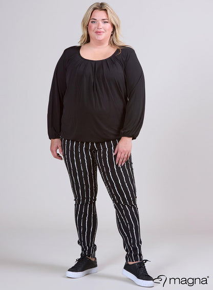B-8022-Solid ELASTIC BOTTOM PLEATED NECK BASIC TOP Black
