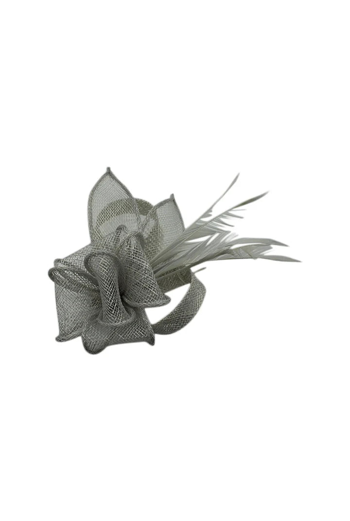 Ft2080-018 Tilted Flower Sinamay Fascinator Silver