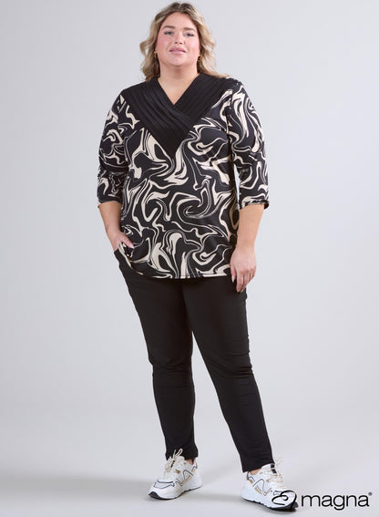 B-2501-Print Pleated V-Neck Print Top Black/Cream