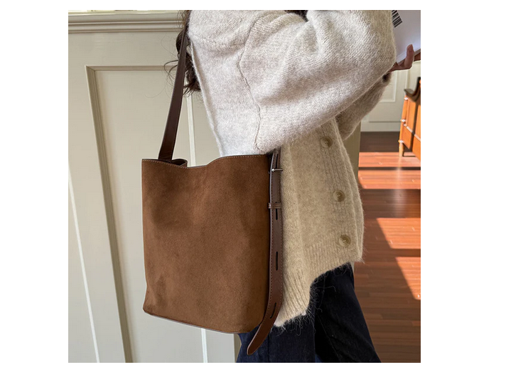 T8468 Bucket Bag Shoulder Strap Brown